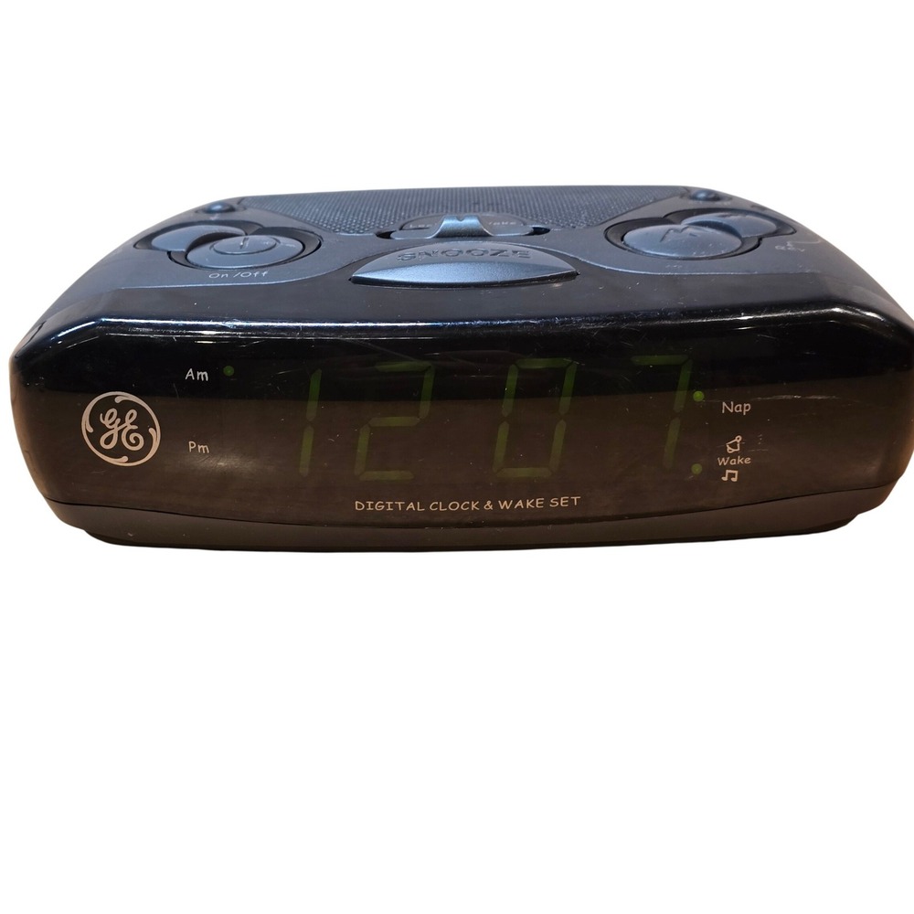 General Electric #7-4837C GE AM/FM Digital Alarm Clock Radio Green Light Display